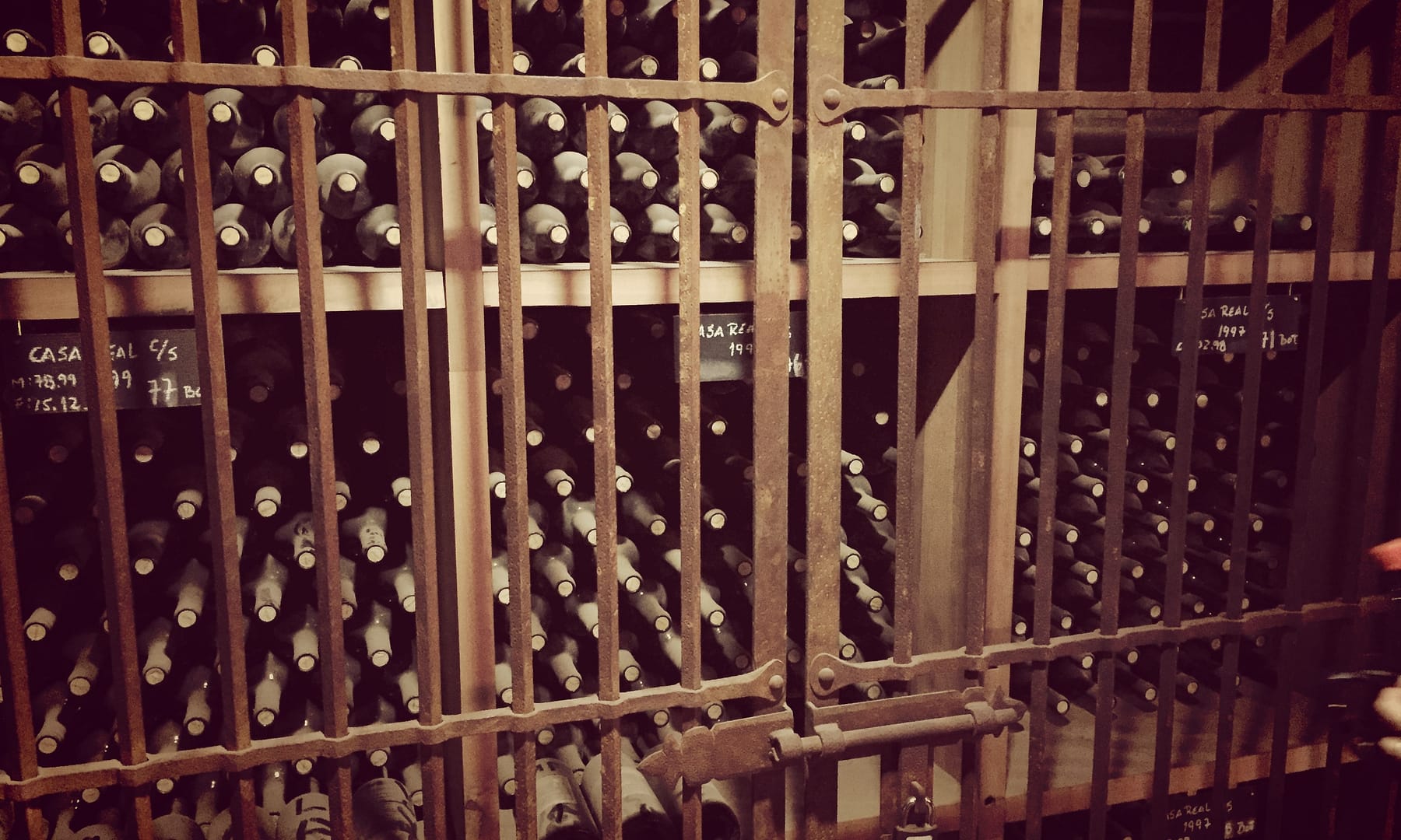 How long should wine age after bottling