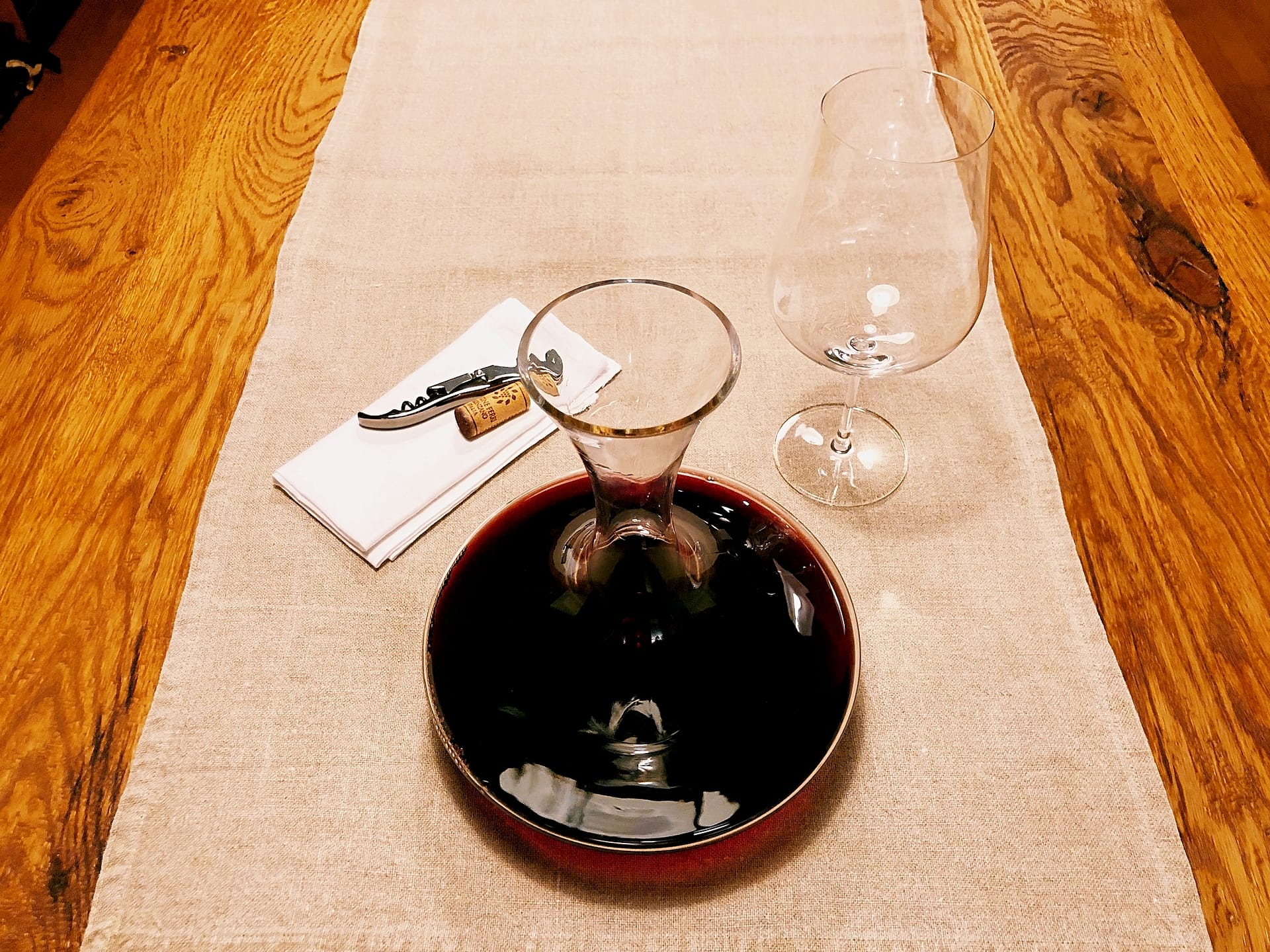 When and How to Use a Decanter – VINEBOX